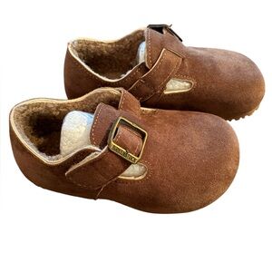 Kids fur lined clogs with Velcro Size 26